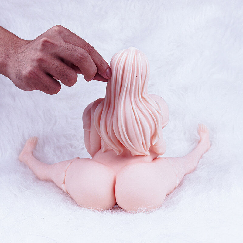 Blanche: muñeca sexual embarazada gorda